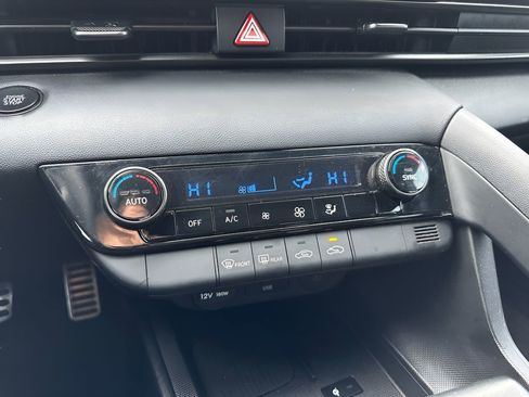 Used 2025 Hyundai Elantra Sport image 20