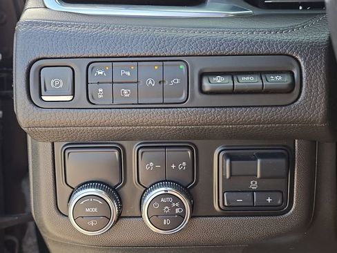 Used 2022 GMC Yukon Denali w/ Denali Ultimate Package RWD image 33