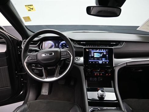 Used 2023 Jeep Grand Cherokee L Laredo RWD image 19