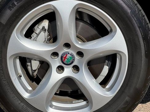 Used 2018 Alfa Romeo Stelvio AWD image 36