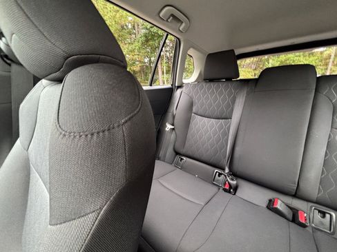Used 2025 Toyota Corolla Cross LE image 39