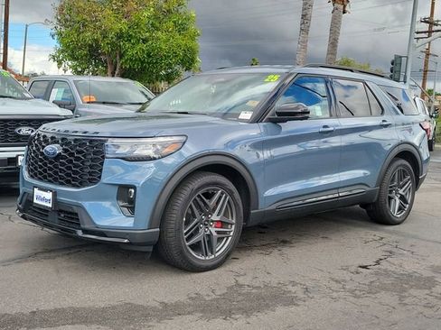 Used 2025 Ford Explorer ST-Line w/ Premium Package image 29