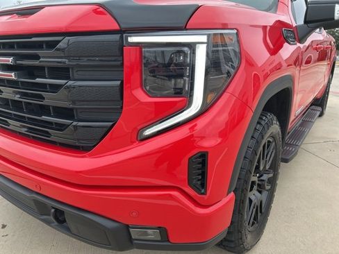 Used 2024 GMC Sierra 1500 Elevation w/ Elevation Premium Package image 5