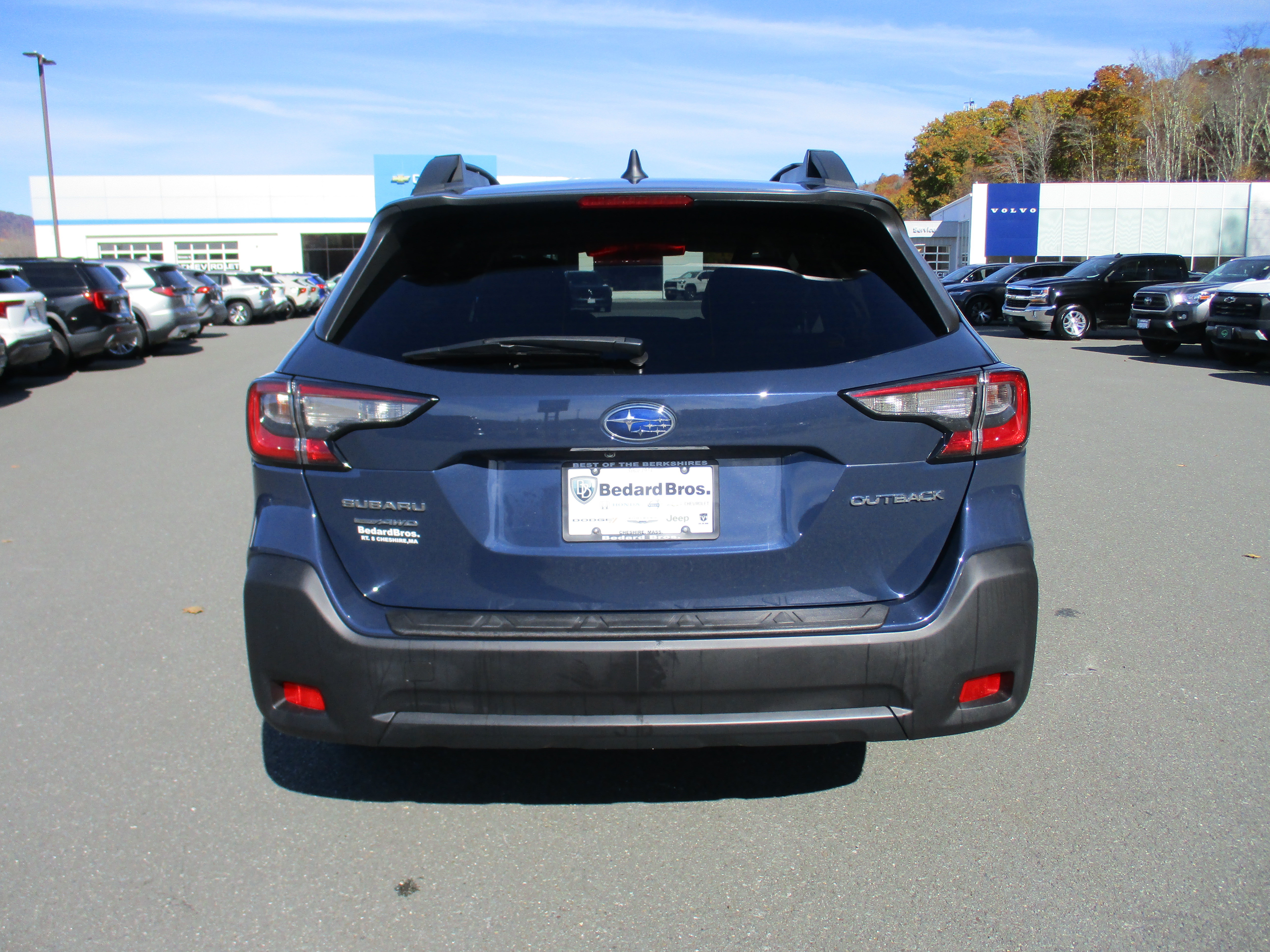 Used 2023 Subaru Outback Premium AWD/4WD image 6
