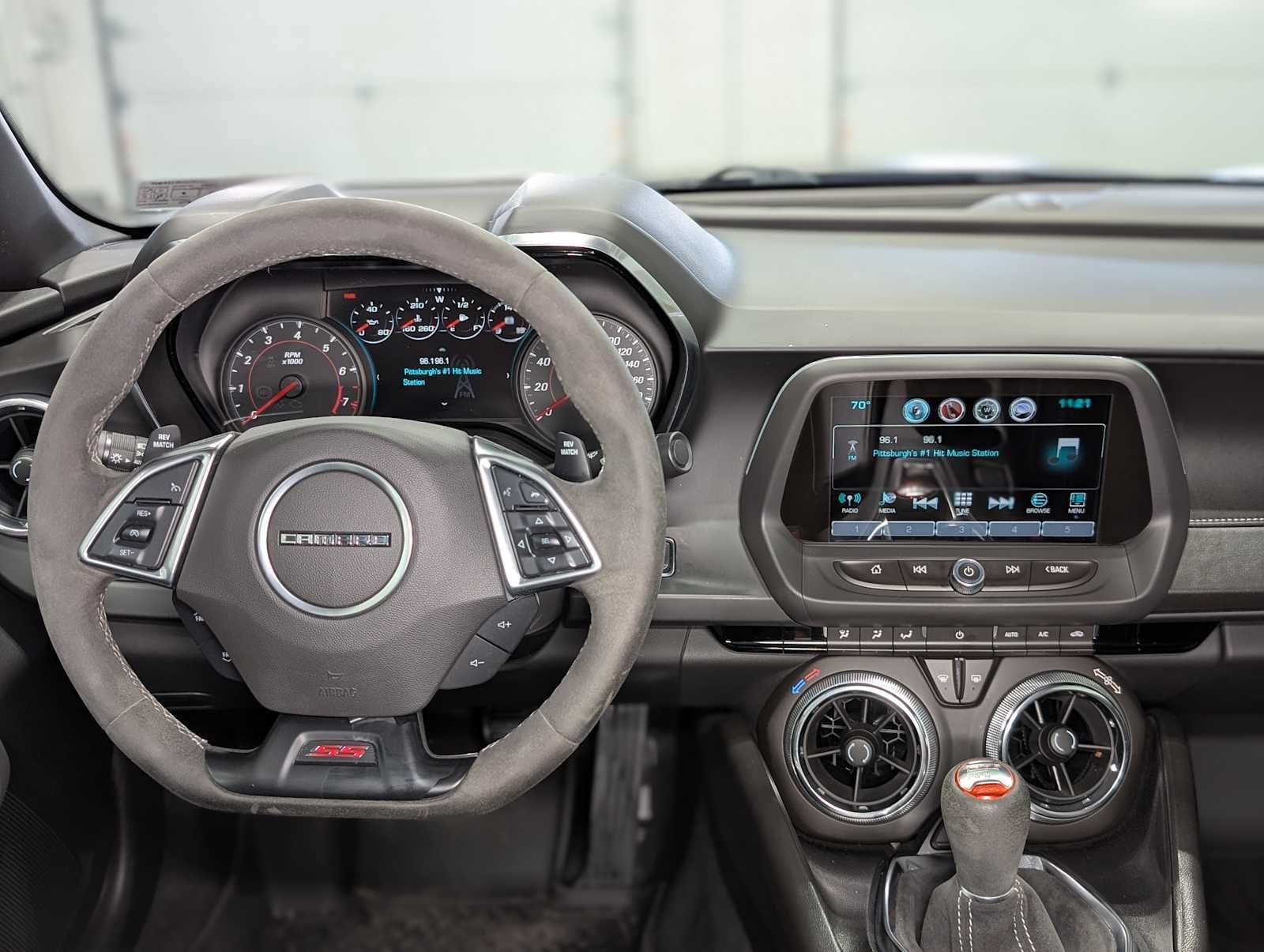 Used 2018 Chevrolet Camaro SS RWD image 4