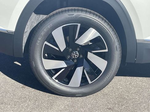 New 2026 Volkswagen Atlas Cross Sport SEL image 11