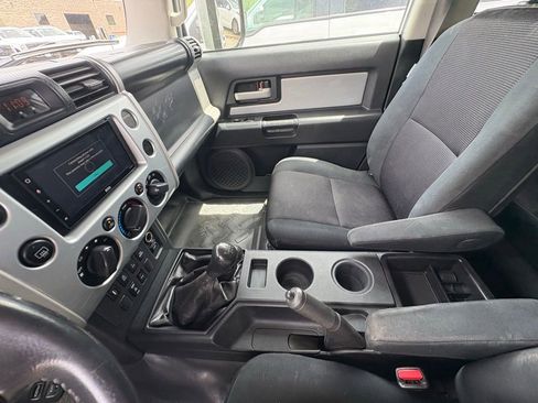 Used 2007 Toyota FJ Cruiser 4WD image 26