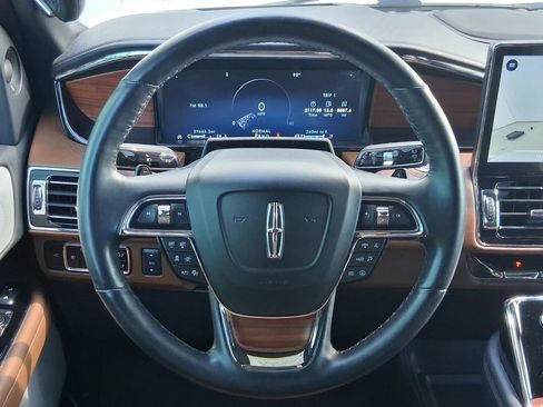 Used 2023 Lincoln Navigator Reserve RWD image 11