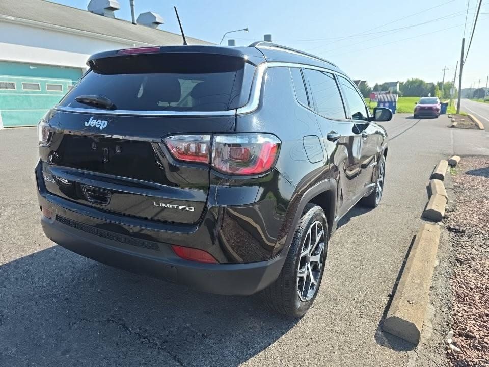 Used 2025 Jeep Compass Limited AWD/4WD image 6
