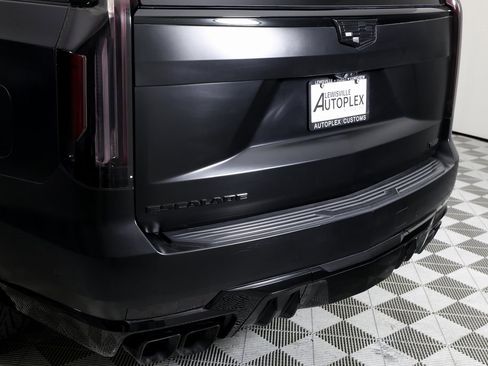 Used 2024 Cadillac Escalade V w/ LPO, ONYX Package image 60