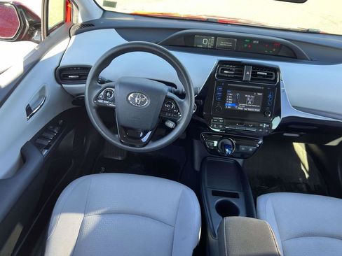 Used 2019 Toyota Prius LE image 15