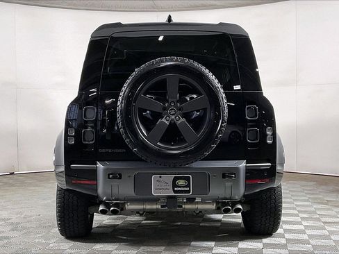Used 2024 Land Rover Defender 110 V8 image 3