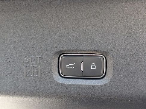 Used 2025 Ford Expedition Platinum AWD/4WD image 32