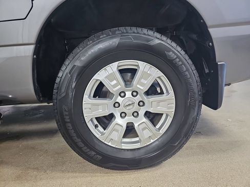 Used 2019 Nissan Titan SV w/ SV Convenience Package AWD/4WD image 38