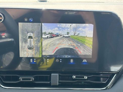 New 2026 Chevrolet Equinox RS w/ Safety and Technology Package FWD image 17