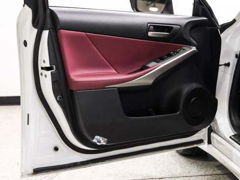 Used 2019 Lexus IS 300 image 45