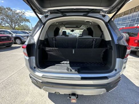 Used 2023 Honda Pilot Touring image 34