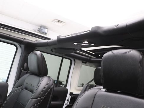 Used 2023 Jeep Wrangler Unlimited Sahara AWD/4WD image 16