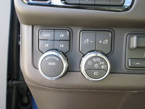 New 2026 GMC Yukon XL Elevation w/ Elevation Premium Package AWD/4WD image 17