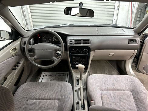 Used 2002 Chevrolet Prizm LSi w/ Preferred Equipment Group 3 image 17