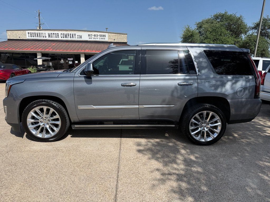 Used 2020 Cadillac Escalade Premium Luxury RWD image 4
