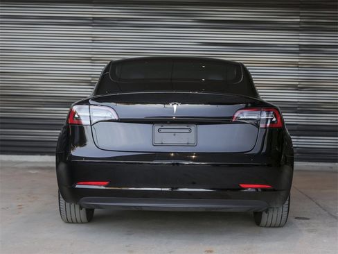 Used 2023 Tesla Model 3 Standard Range image 6