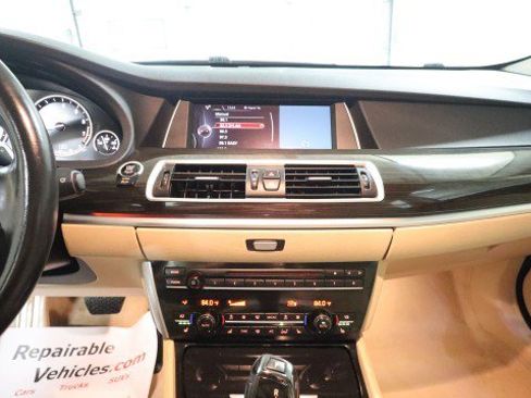 Used 2017 BMW 550i Gran Turismo xDrive image 13