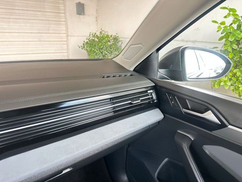 Used 2025 Volkswagen Jetta SE image 36