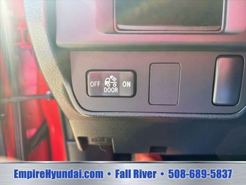 Used 2016 Toyota Tacoma SR5 w/ SR5 Appearance Package (SN) AWD/4WD image 12