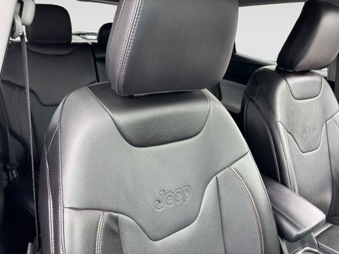 Used 2022 Jeep Compass Latitude AWD/4WD image 49