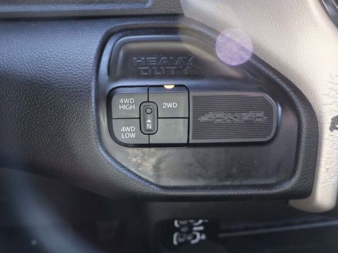 Used 2024 RAM 2500 Laramie AWD/4WD image 36