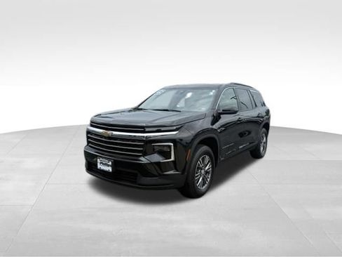 Used 2025 Chevrolet Traverse LT AWD/4WD image 3