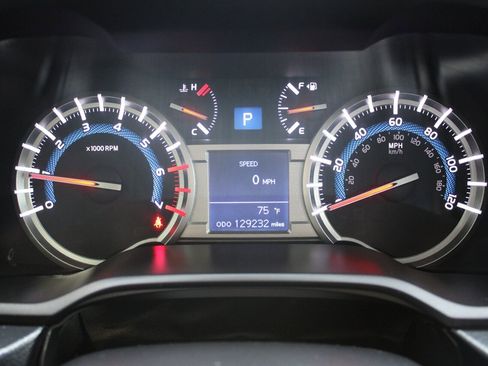 Used 2016 Toyota 4Runner SR5 AWD/4WD image 15