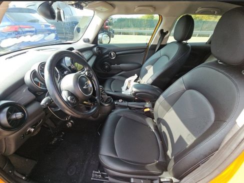 Used 2017 MINI Cooper 4-Door Hardtop image 14