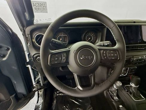 New 2025 Jeep Gladiator Sport image 11