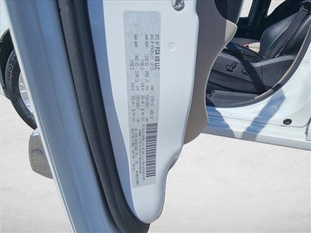 Used 2016 Chrysler Town & Country Touring FWD image 26