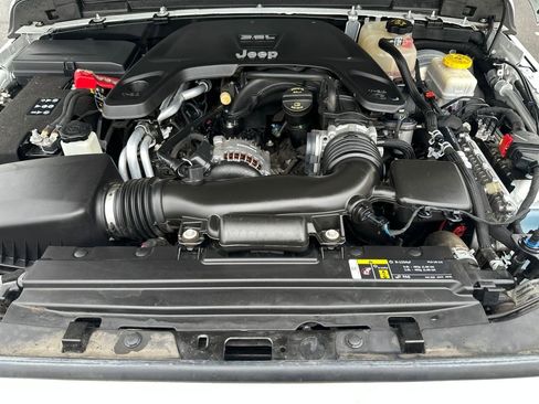 Used 2019 Jeep Wrangler Unlimited Rubicon image 13