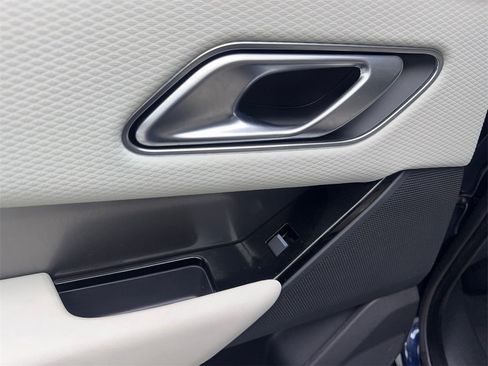 Used 2023 Land Rover Range Rover Velar S image 39