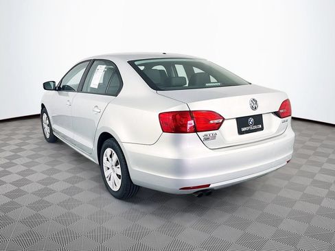 Used 2011 Volkswagen Jetta SE FWD image 6