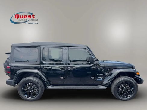 Used 2022 Jeep Wrangler Unlimited Sahara w/ Cold Weather Group AWD/4WD image 2