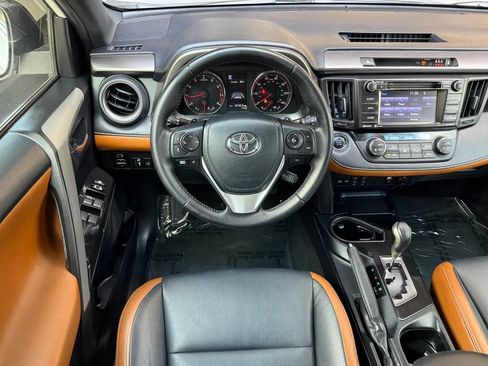 Used 2017 Toyota RAV4 SE FWD image 31