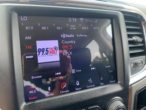 Used 2018 RAM 1500 Laramie w/ Convenience Group AWD/4WD image 24