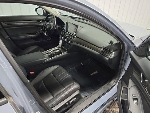 Used 2022 Honda Accord Touring image 16