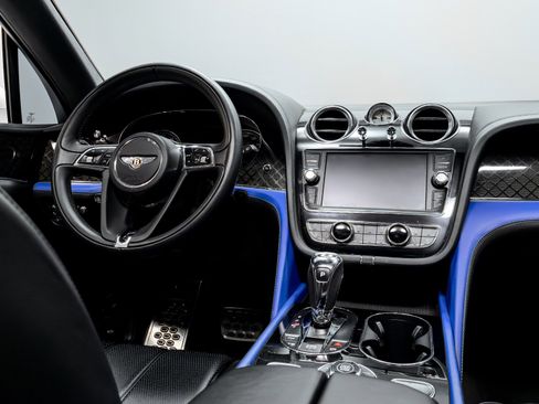 Used 2020 Bentley Bentayga Design Series image 27