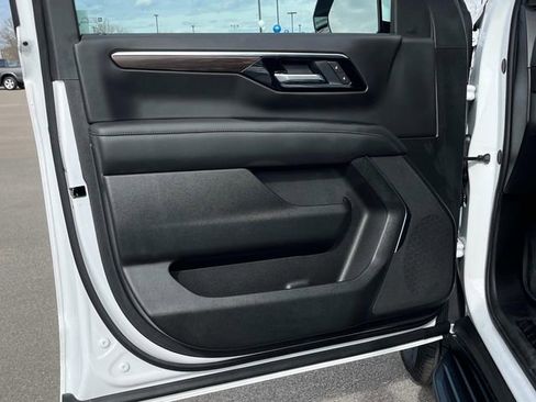 New 2026 Chevrolet Suburban LS RWD image 24