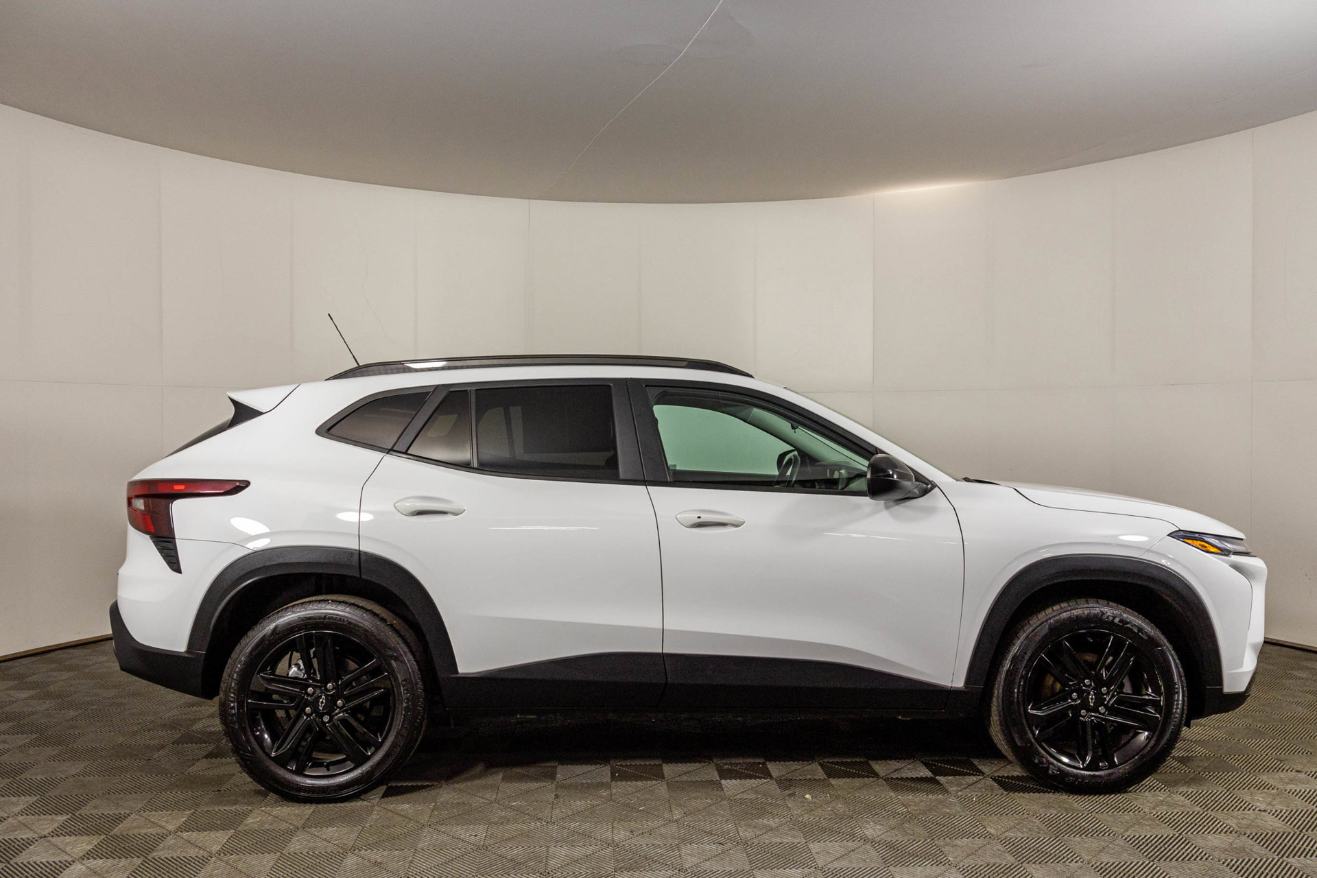 Used 2024 Chevrolet Trax ACTIV w/ Driver Confidence Package FWD image 13