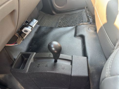 Used 2011 Chevrolet Silverado 2500 W/T AWD/4WD image 18