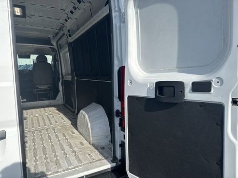 Used 2024 RAM ProMaster 2500 w/ Convenience Group FWD image 13