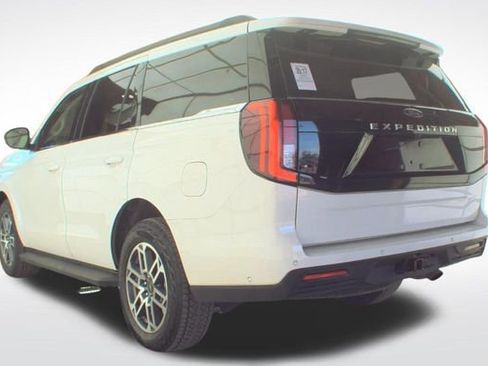Used 2025 Ford Expedition Active AWD/4WD image 12