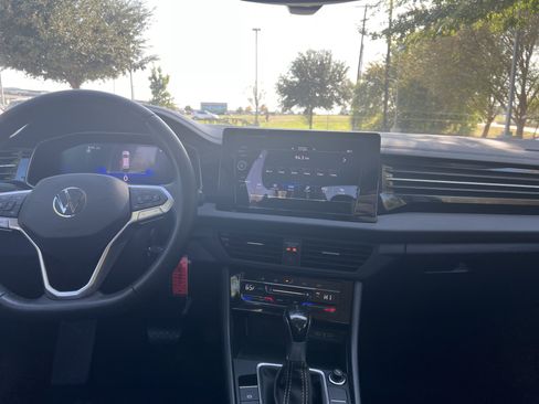 Certified 2025 Volkswagen Jetta S image 27